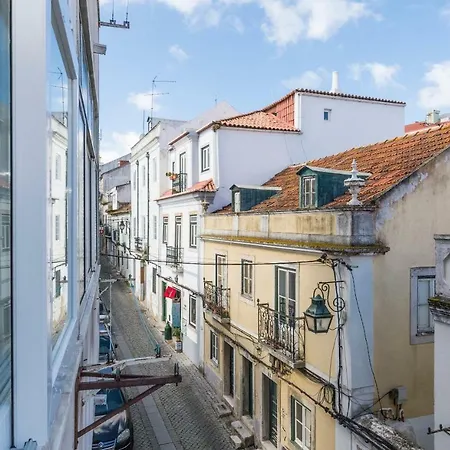 Like A Local @ Stylish Apartment Almada
