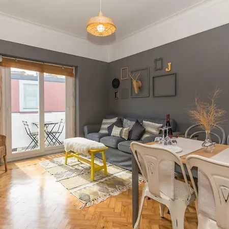 Apartment Like A Local @ Stylish