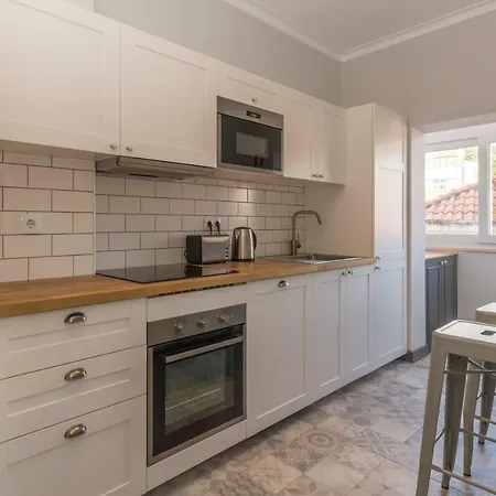 Apartment Like A Local @ Stylish *