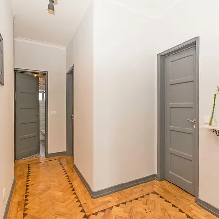 Apartment Like A Local @ Stylish Almada