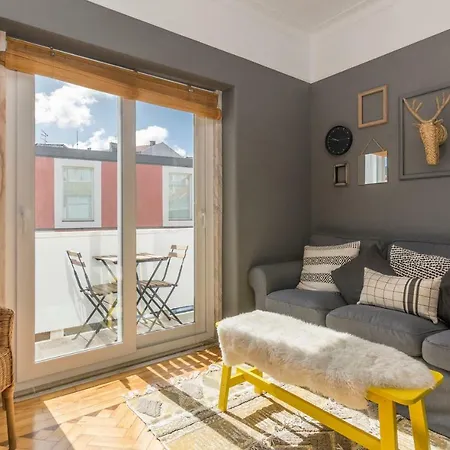 Apartment Like A Local @ Stylish